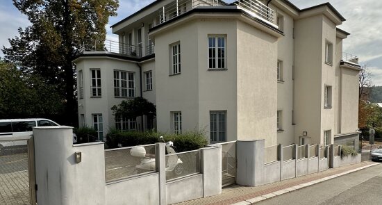 Felix Bloch – Modernistická vila na Hlinkách v rukou Státní bezpečnosti